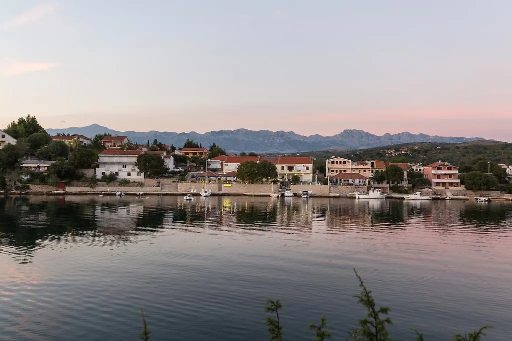 Apartments Duje Ribnica Obrovac