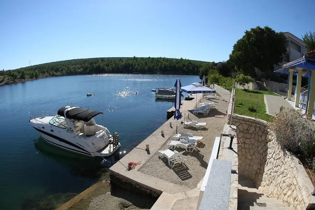 Apartments Duje Ribnica Obrovac 0*,  Croatia