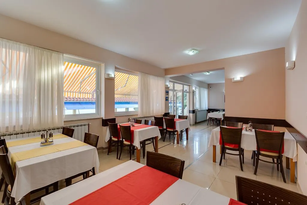 Apartments Duje Ribnica