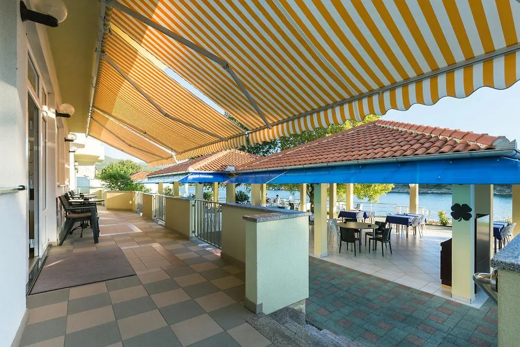 Apartments Duje Ribnica 0*, Obrovac